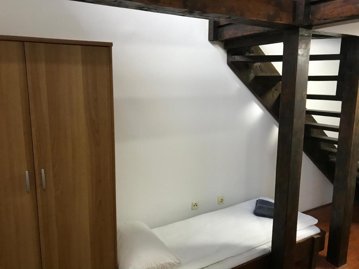 Apartmani Kosuta Tjentiste Ngoại thất bức ảnh