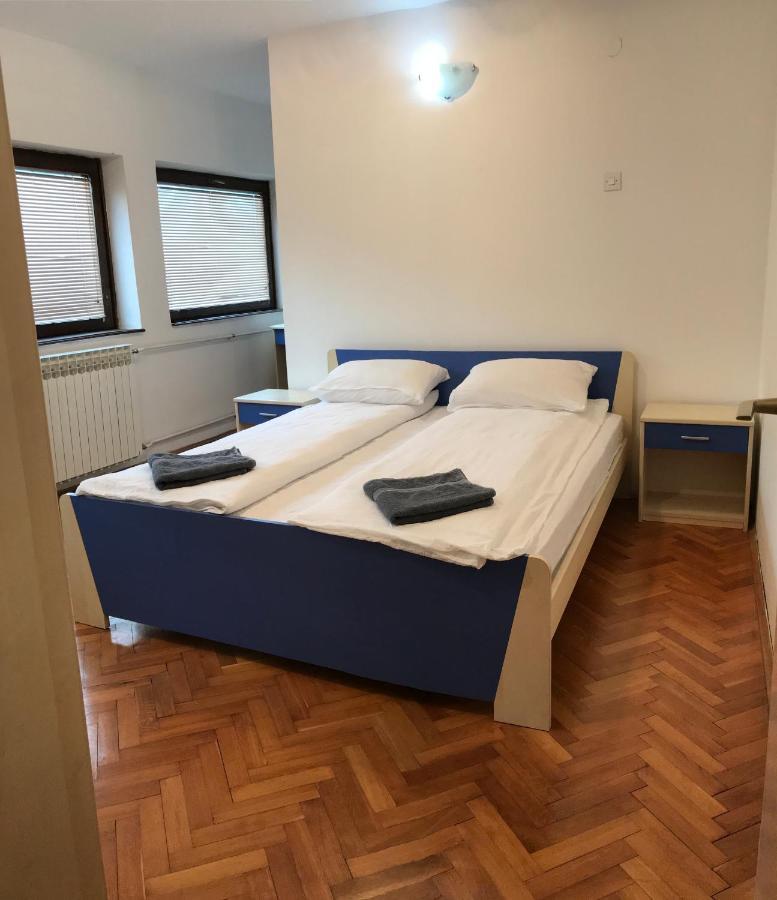 Apartmani Kosuta Tjentiste Ngoại thất bức ảnh