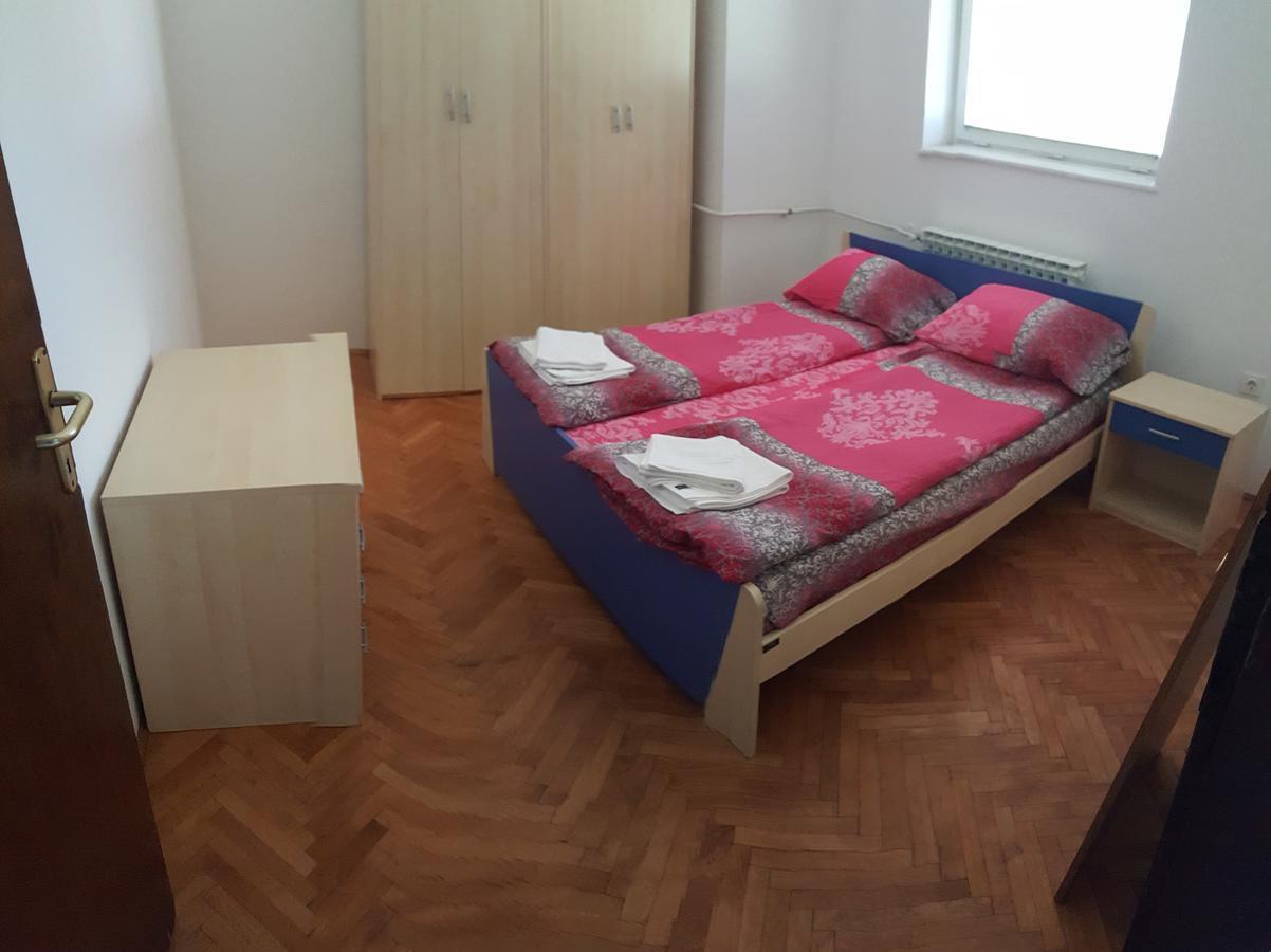 Apartmani Kosuta Tjentiste Ngoại thất bức ảnh